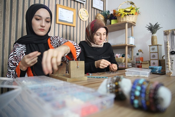 Foto - Yurt dışına gönderiyor! Kızı için yapmaya başladı şimdi talebe yetişemiyor