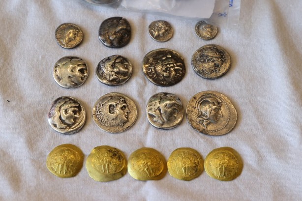 Yurt dışına kaçırılacaktı! 15 bin 751 parça tarihi eser ele geçirildi