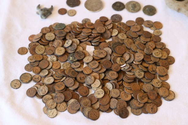 Foto - Yurt dışına kaçırılacaktı! 15 bin 751 parça tarihi eser ele geçirildi