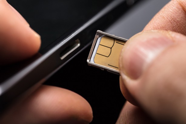 Foto - Yurt dışından telefon getirmek isteyenler dikkat! Yönetmelik değişti artık…