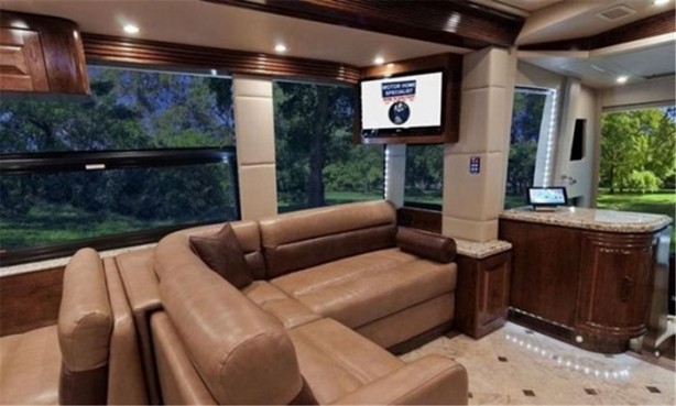 Foto - Yürüyen sarayın fiyatı hayrete düşürüyor!