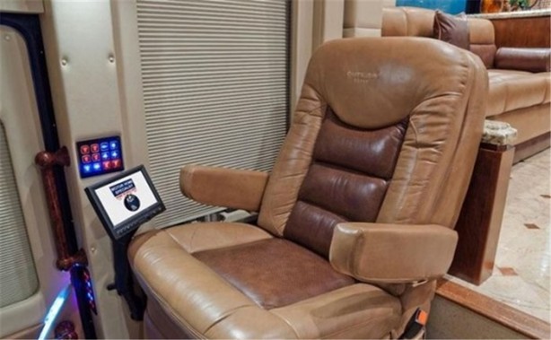 Foto - Yürüyen sarayın fiyatı hayrete düşürüyor!