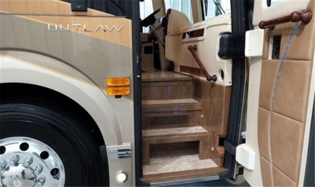 Foto - Yürüyen sarayın fiyatı hayrete düşürüyor!