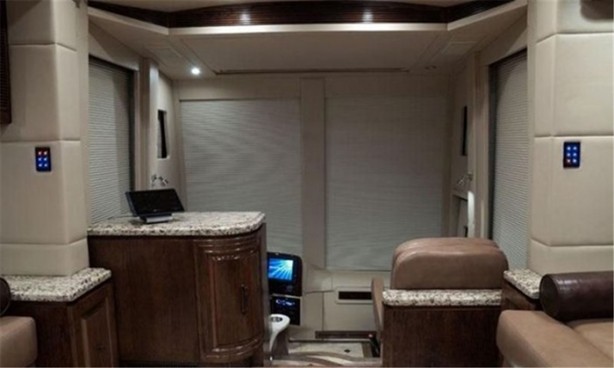 Foto - Yürüyen sarayın fiyatı hayrete düşürüyor!