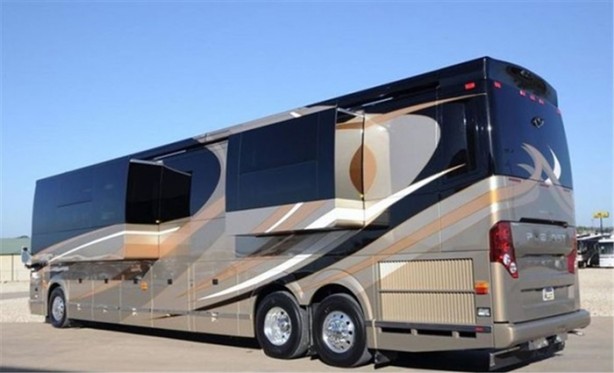 Foto - Yürüyen sarayın fiyatı hayrete düşürüyor!