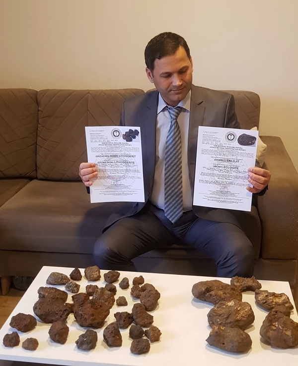 Yürüyüş yaparken buldu... Banka kasasında saklıyor