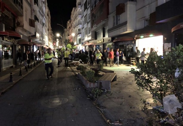 Foto - Yürüyüş yoluna daldı! Ortalık savaş alanına döndü: Yaralılar var