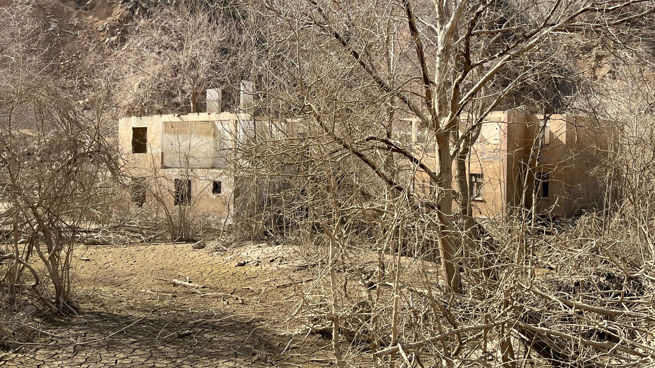 Foto - Yusufeli Barajı'nda ilginç manzara! Kaybolan köy geri döndü!