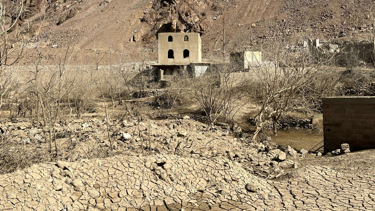 Foto - Yusufeli Barajı'nda ilginç manzara! Kaybolan köy geri döndü!