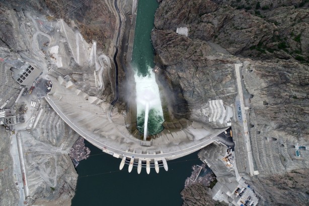 Foto - Yusufeli Barajı'nda su seviyesinin yüksekliği 177 metreye ulaştı