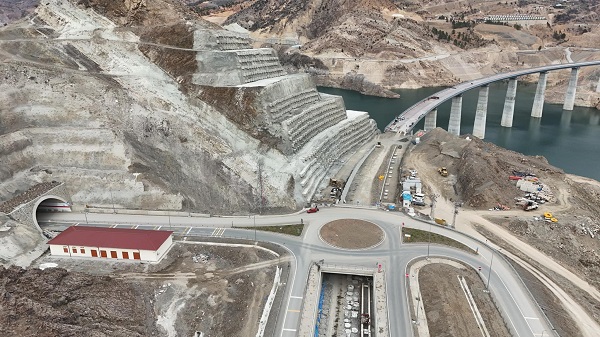 Foto - Yusufeli Viyadüğü'nde geri sayım