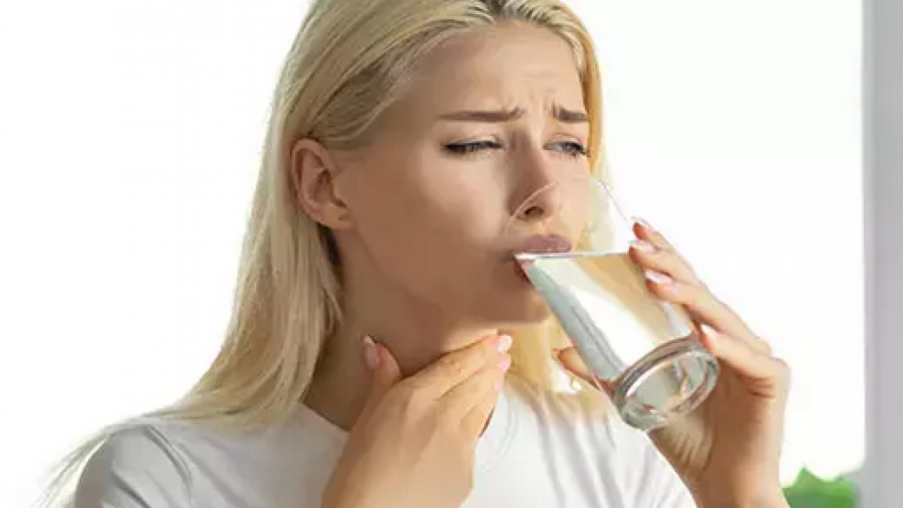 Foto - Yutkunma sıkıntınız var ise: Basit bir şey mi yoksa kanser mi? Uyarı kritik: Süre 3 hafta! Ama bunu değiştirecek güçteyiz