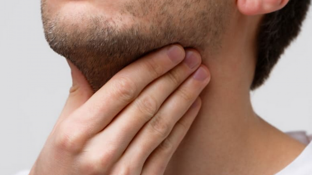 Foto - Yutkunma sıkıntınız var ise: Basit bir şey mi yoksa kanser mi? Uyarı kritik: Süre 3 hafta! Ama bunu değiştirecek güçteyiz