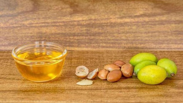 Foto - Yüzde leke, derin kırışıklık ne varsa silip atıyor! İnce çizgileri ütü gibi düzleştiriyor