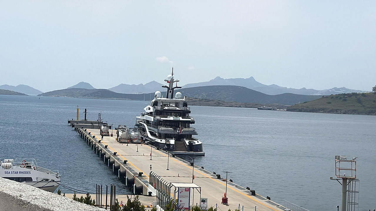 'Yüzen saray' Bodrum'a geldi! Haftalık kirası dudak uçuklattı