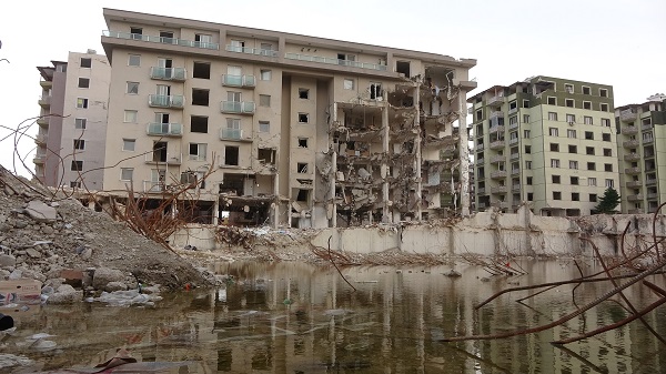 Foto - Yüzlerce kişiye mezar oldu! Rönesans Rezidans suyla doldu