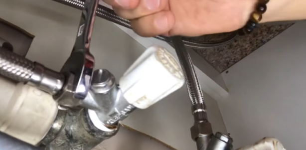 Foto - Yüzlerce lira ödemeye son! Musluk değiştirmek hiç bu kadar kolay olmamıştı