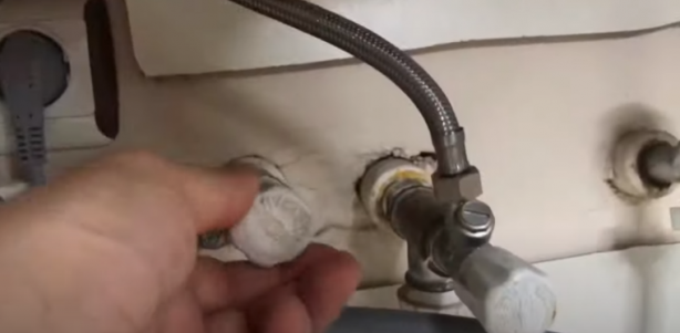 Foto - Yüzlerce lira ödemeye son! Musluk değiştirmek hiç bu kadar kolay olmamıştı