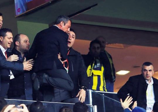 Foto - Yüzsüzlüğün bu kadarına hakikaten pes doğrusu! İstifaya çağrılmıştı…