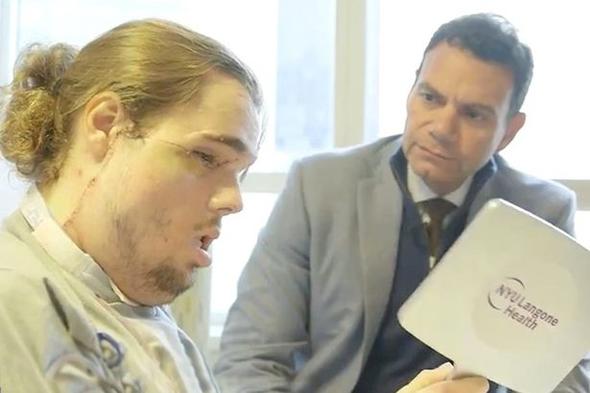 Foto - Yüzü parçalanan adamın inanılmaz değişimi