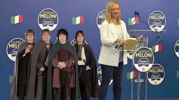 Yüzüklerin Efendisi İtalya'yı karıştırdı! Faşistlerin poster çocuğu