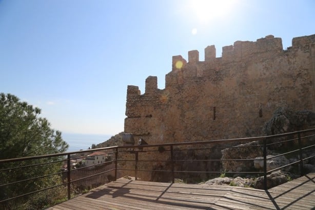 Foto - Yüzyıllar boyu ayakta kaldı: Alanya Kalesi - 1