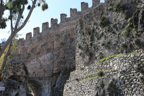 Foto - Yüzyıllar boyu ayakta kaldı: Alanya Kalesi - 1