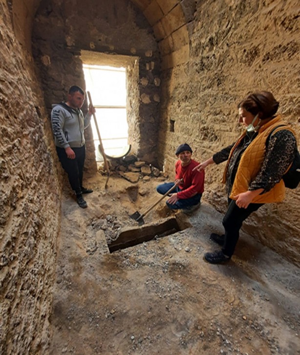 Foto - Yüzyıllar sonra ortaya çıktı! Betonun içine gömülü halde bulundu