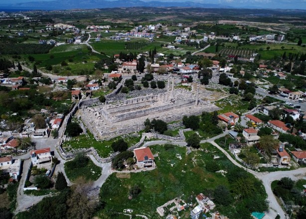 Yüzyıllara meydan okuyor: Apollon tapınağı