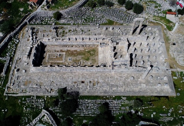 Foto - Yüzyıllara meydan okuyor: Apollon tapınağı