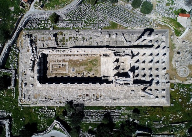 Foto - Yüzyıllara meydan okuyor: Apollon tapınağı