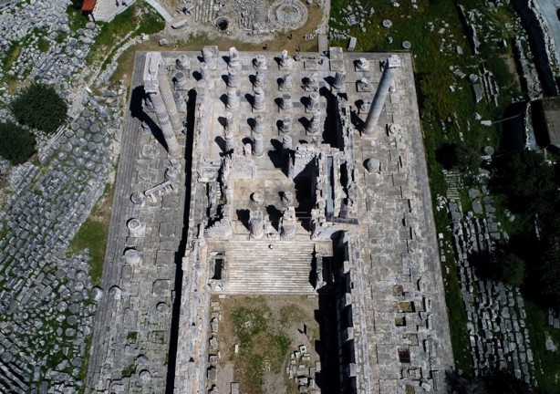 Foto - Yüzyıllara meydan okuyor: Apollon tapınağı