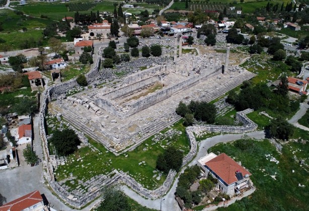 Foto - Yüzyıllara meydan okuyor: Apollon tapınağı