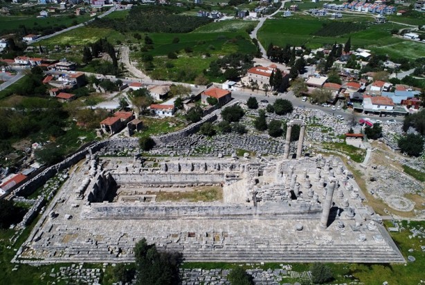 Foto - Yüzyıllara meydan okuyor: Apollon tapınağı
