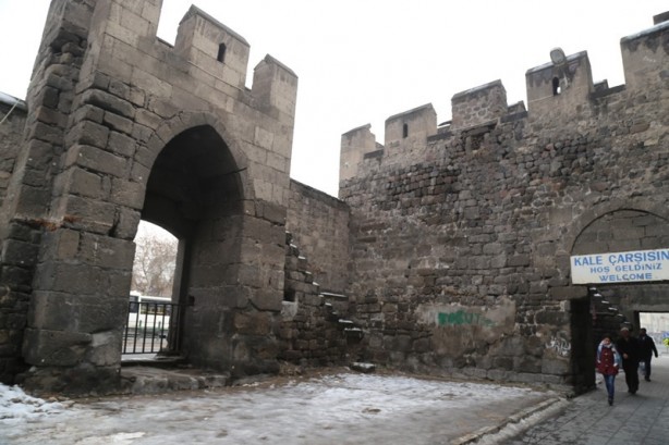 Foto - Yüzyıllara meydan okuyor: Kayseri Kalesi