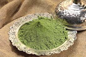 Foto - Yüzyıllardır kullanılan yöntem: Bu bitki Beyaz saçları tarihe gömüyor, tırnak kırılmasına son veriyor! Uygulanıyor