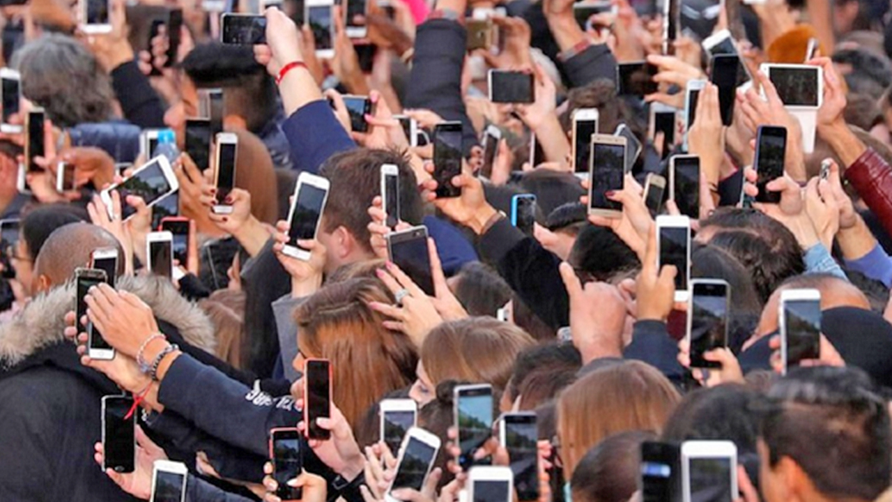 Foto - Z kuşağı bunu keşfetti ve ‘Geleceğe dönüş’ başladı... ‘O artık öldü’ deniyordu dönüşü muhteşem oldu... Hiçbir şey artık eskisi gibi olmayacak...