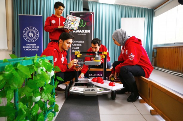 Z kuşağı uydurmasına inat! Gençlik Merkezleri meyve vermeye başladı