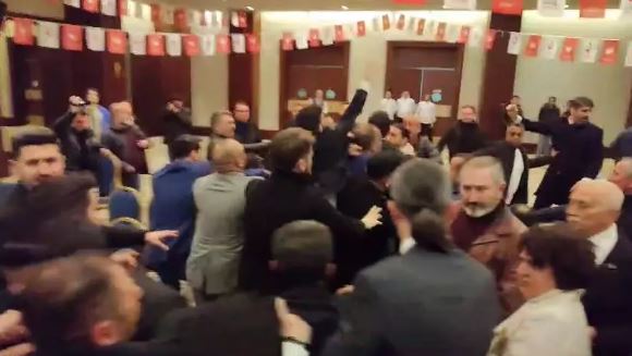 Foto - Zafer Partililer tekme tokat birbirlerine daldı! Özdağ mülteci kartını kullandı