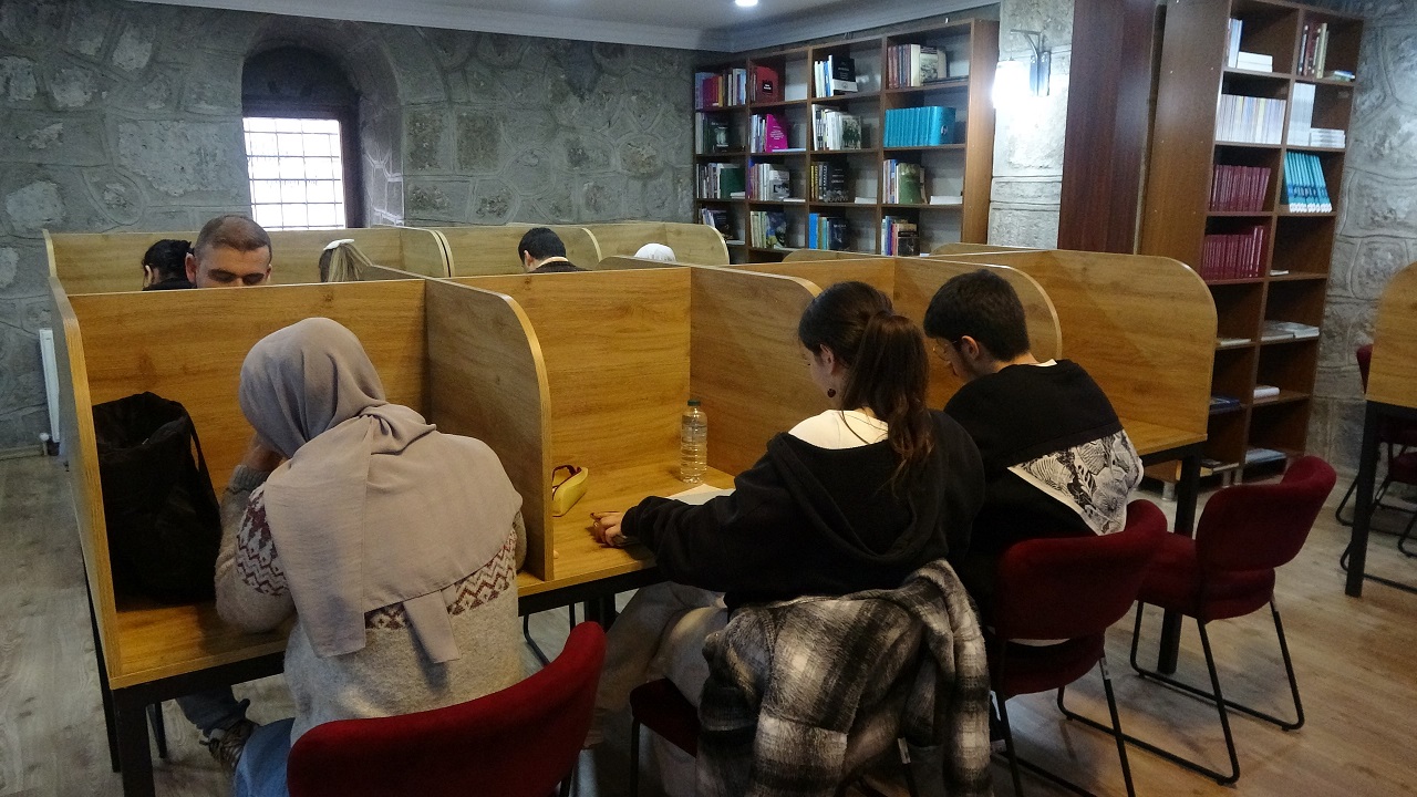 Foto - Zağnos Burcu’nda bilgiye yolculuk! Tarihi zindan şimdi bilginin adresi