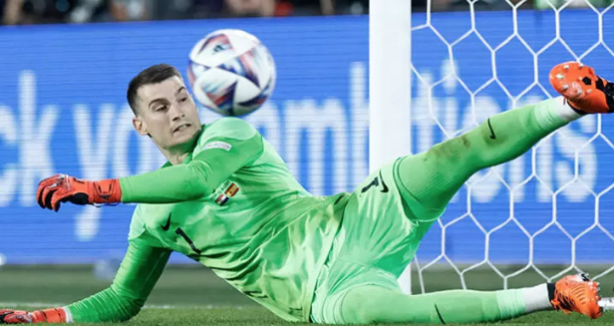 Foto - Zagreb iyice haddini aştı! Fenerbahçe'yi çıldırtan karar... Ne kaleciymiş ama...