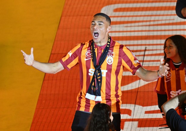 Zaha, Ziyech, Tete derken Okan Buruk 2 yıldıza kapıyı gösterdi: Sizi takımda istemiyorum: Gündemi altüst etti