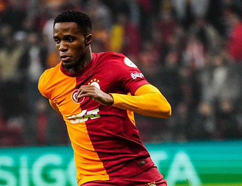 Foto - Zaha’dan gündeme oturacak derbi çıkışı! Kasap et derdinde koyun can derdinde...