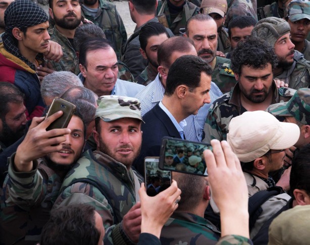 Foto - Zalim Esad uzun zaman sonra orada ortaya çıktı