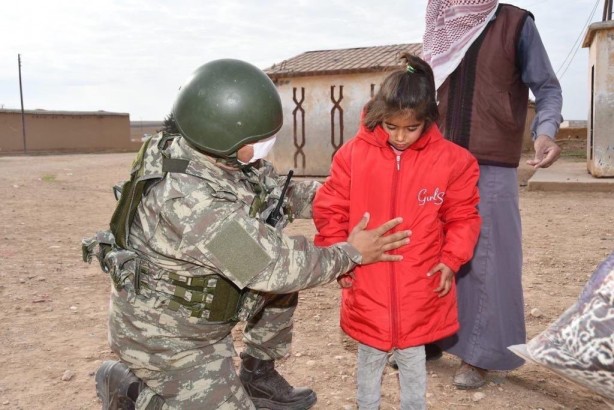 Zalime korku salan Mehmetçik, gönülleri fethetti