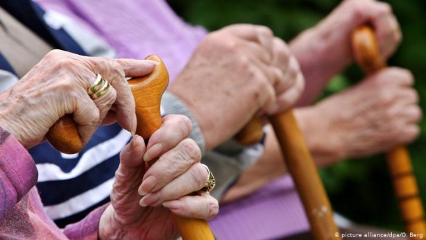 Foto - Zam belli olmadan müjde verildi! Emeklilere özel kart geliyor, işte bu milyonların yüzünü güldürecek