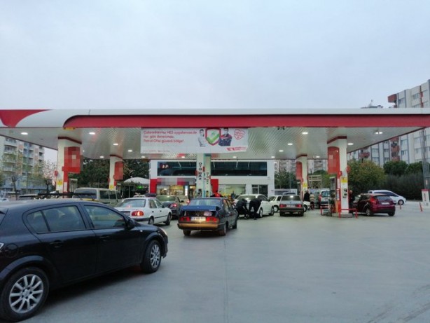 Foto - Zam kuyruğu: Haberi duyan akın etti!