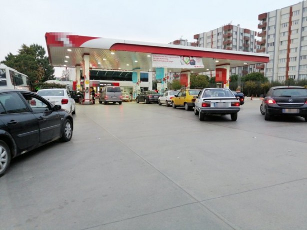 Foto - Zam kuyruğu: Haberi duyan akın etti!