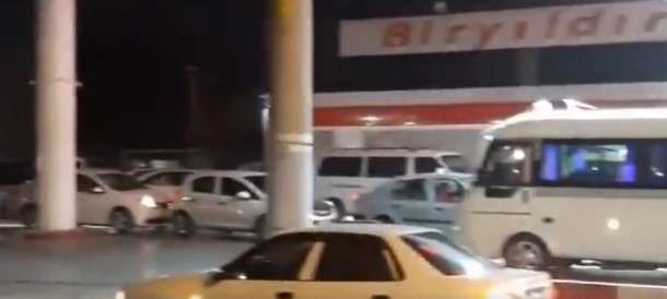 Foto - Zam kuyruğu: Haberi duyan akın etti!