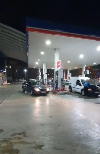 Foto - Zam kuyruğu: Haberi duyan akın etti!